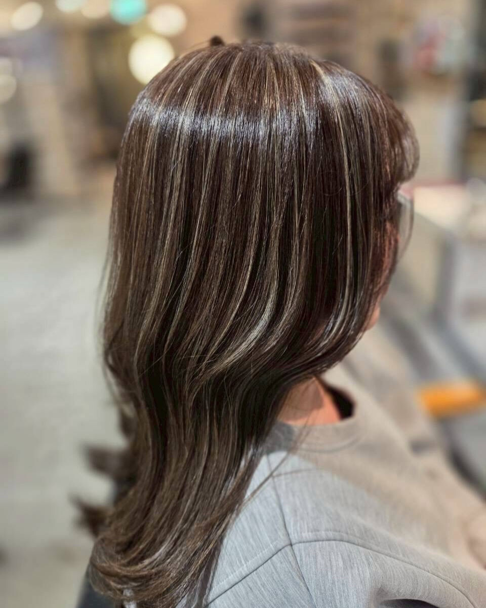 【光を味方にする、透明感白髪ぼかし】