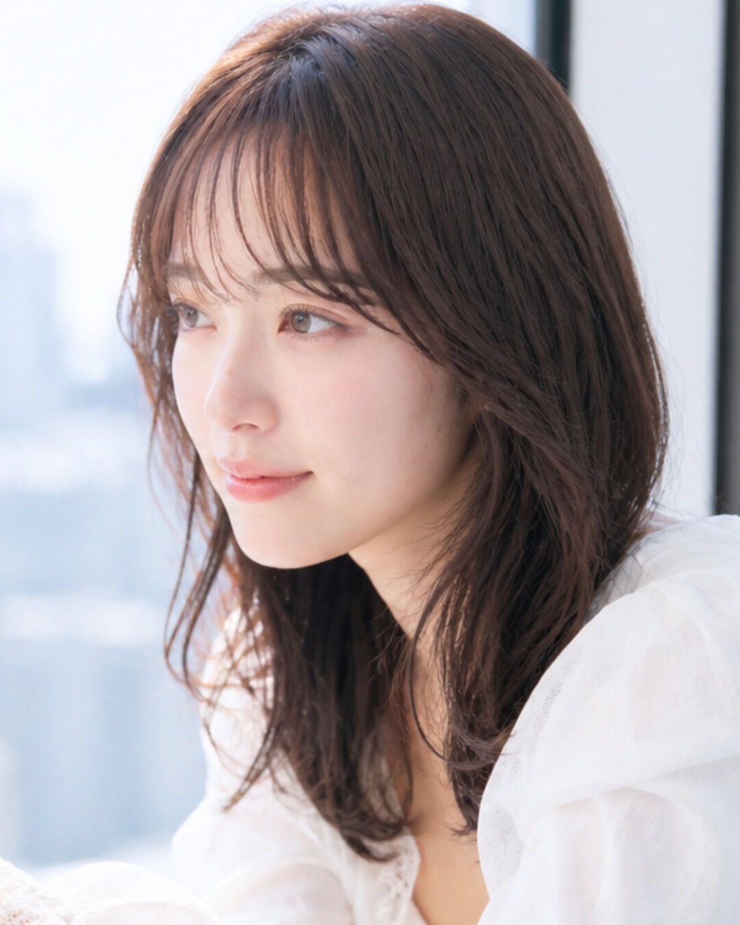 透け感ミディアムで可愛さと大人っぽさを両立🤍
